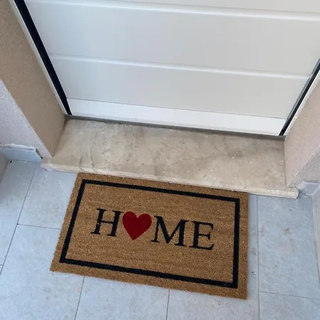 Semesterbostad Casa Emali *