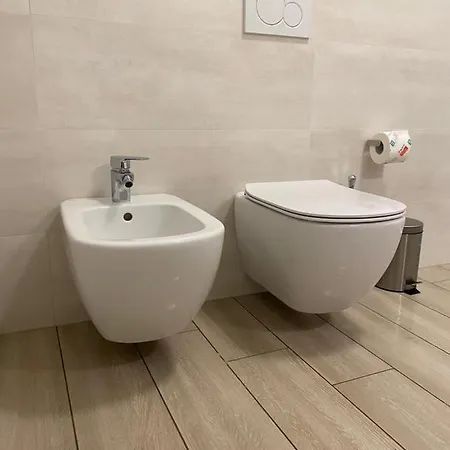 Semesterbostad Casa Emali